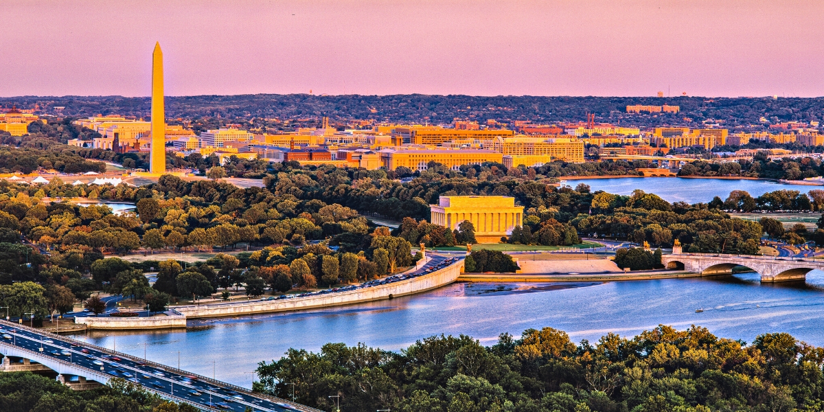 A picture of Washington DC, looking over the Potomac River towards the Washington Monument.